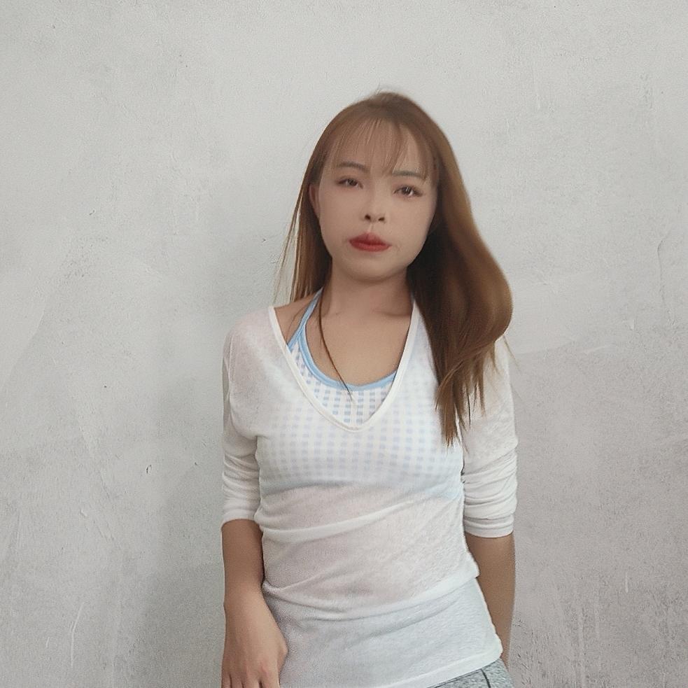 晓琴一个人