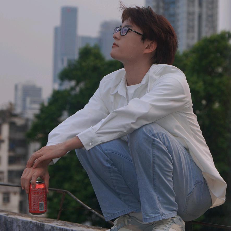 小谭砼志