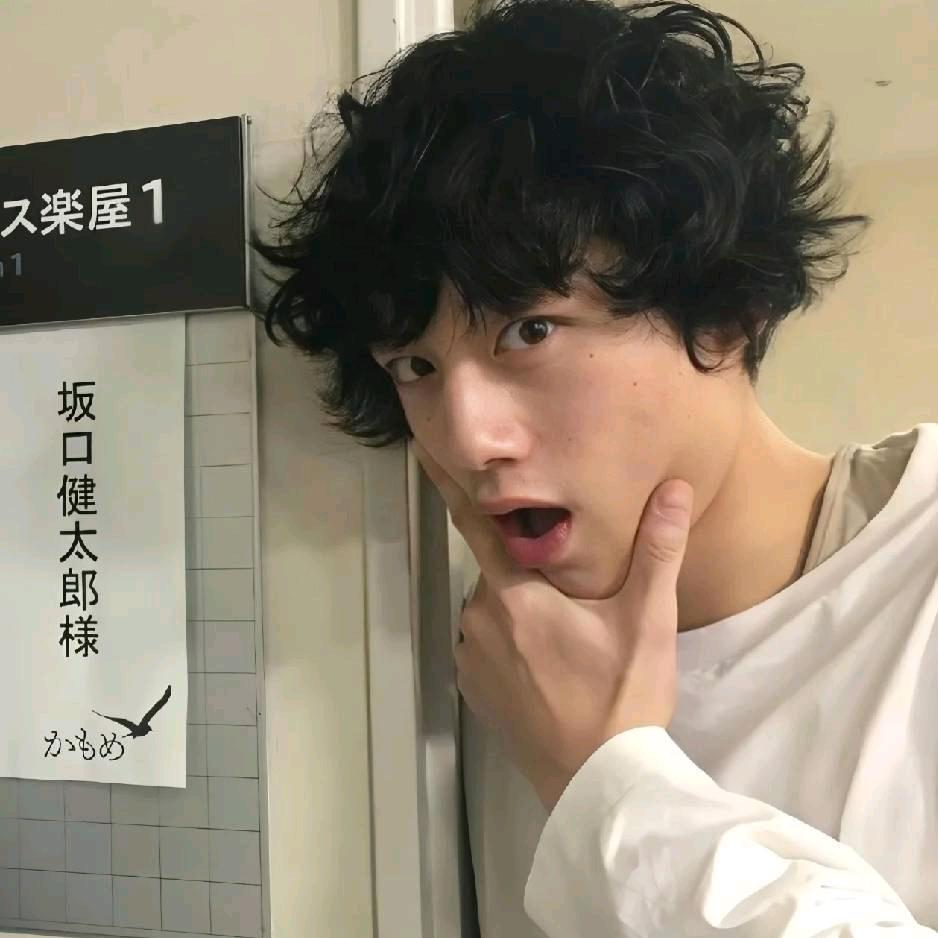 狡猾的坏小孩
