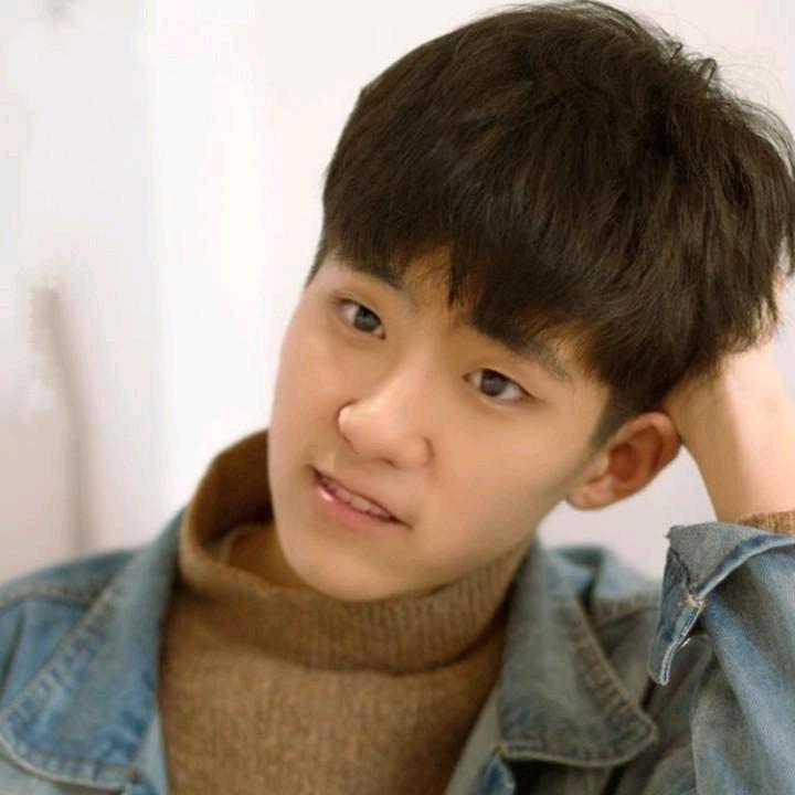 你说我们只是普通朋友