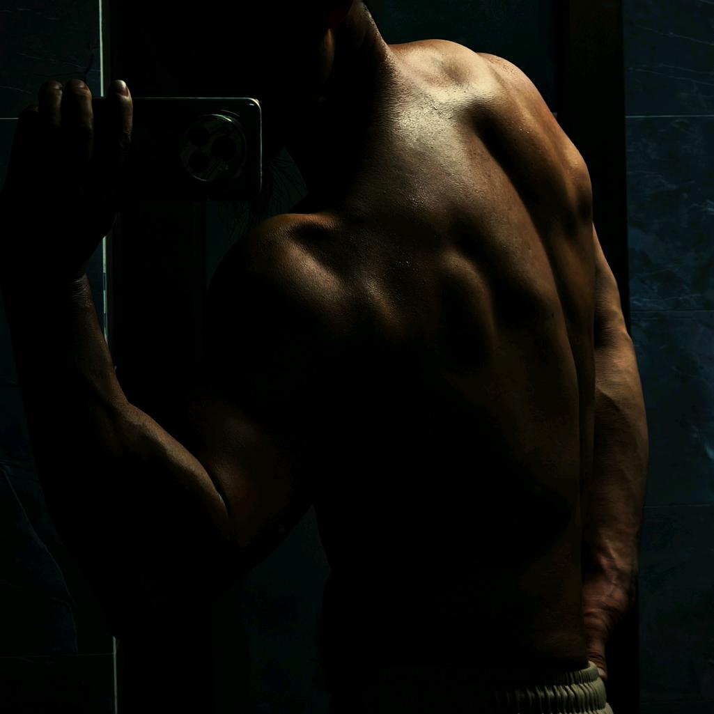 彪哥. 小山羊胡