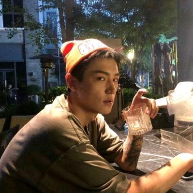 爱当舔狗的男保安