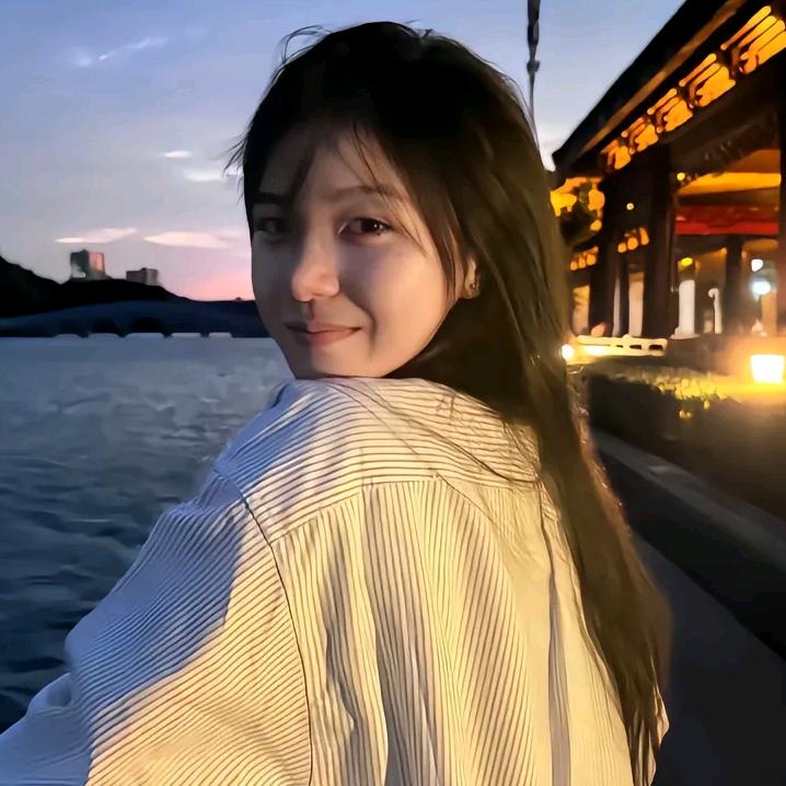 月亮中的月光女神🌙