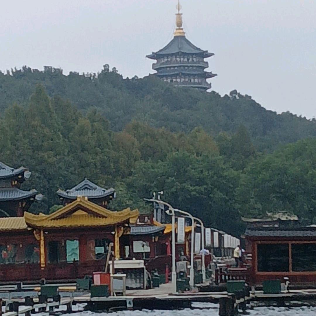 生哥，出家当和尚了