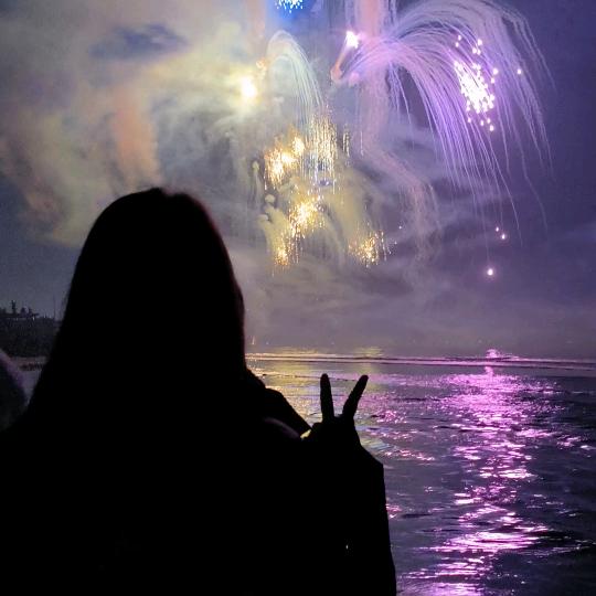 正在喝水的小启