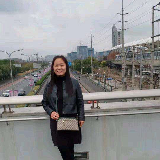 幸福快乐的女人