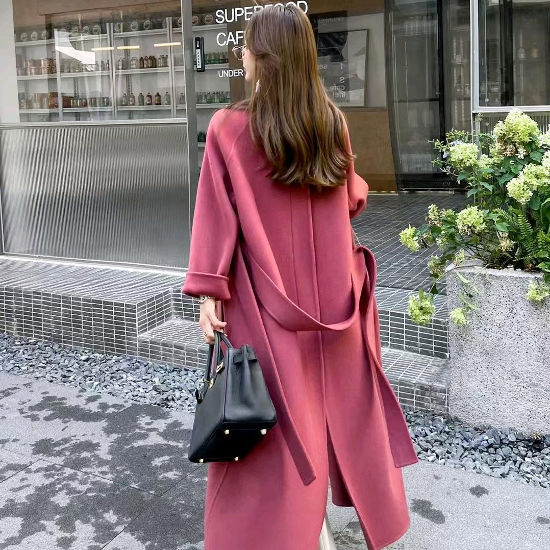 沙河华联二楼贵族莲女装（新款每天上新）