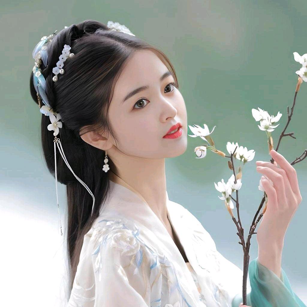 🧚⍤⃝🍒小٭꯭艳༉᭄✾͡࿐