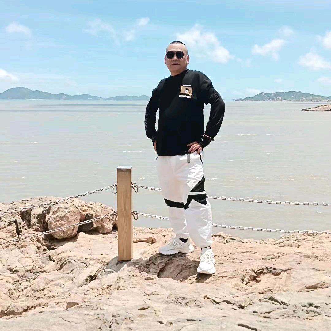 不攀不比做好自己  ，半生己过，保持沉默