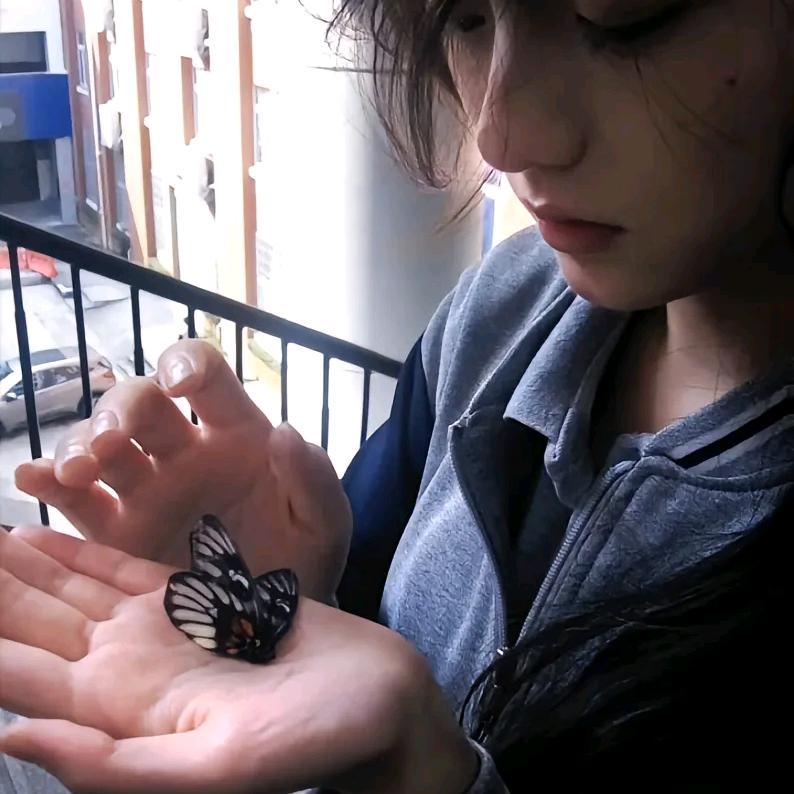 好饿好困好想睡