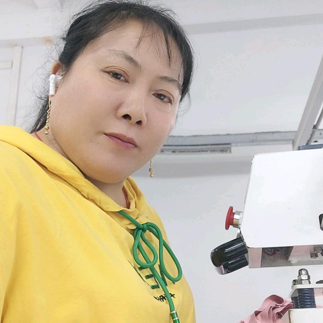 单身玲姐。