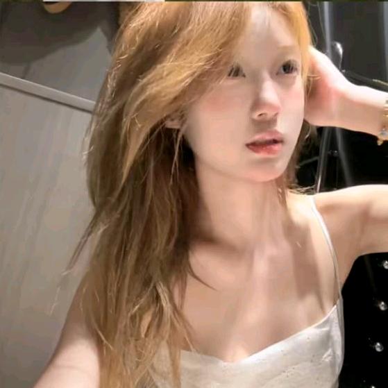 小洁^