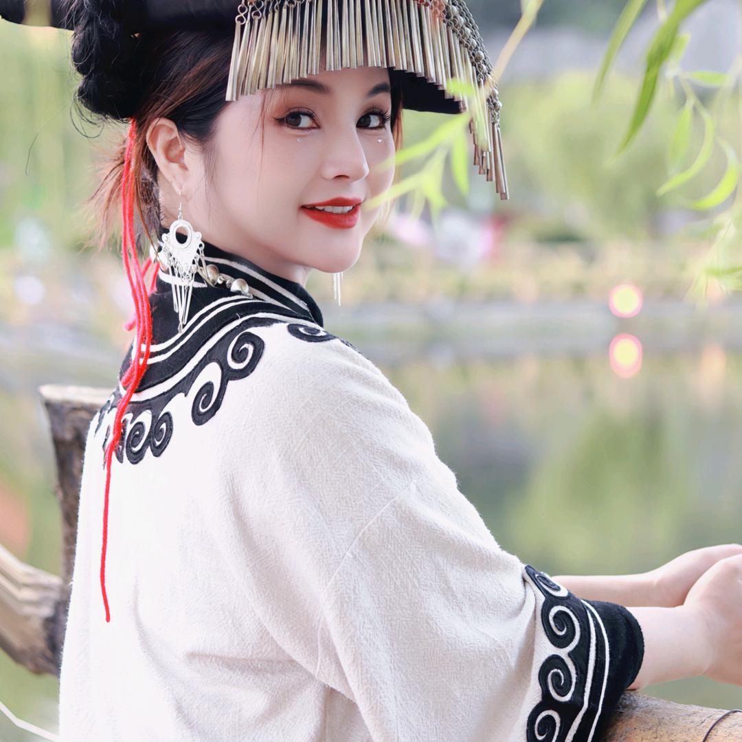 兴义艾菲素颜调肤师