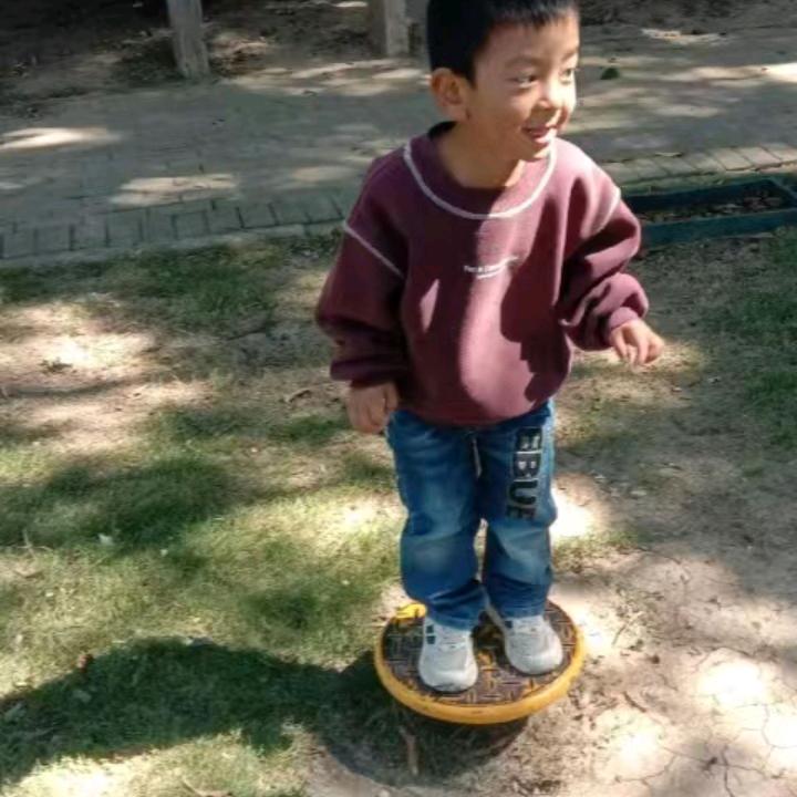 悦悦橱窗