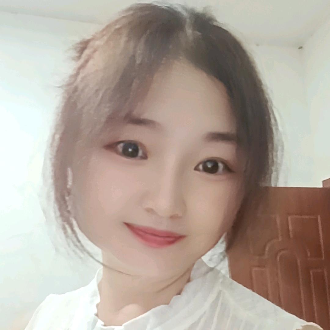 会笑的眼睛真美