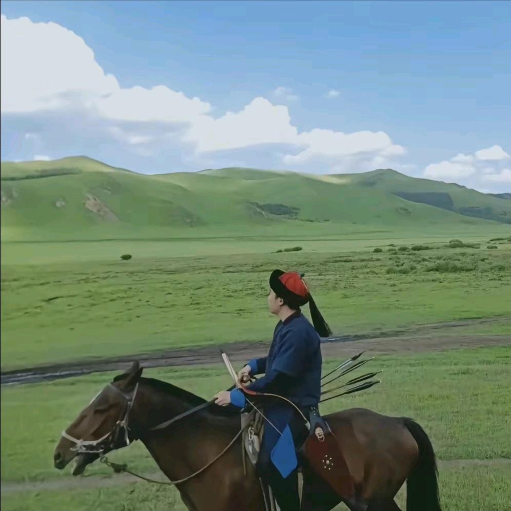 人工宀厷人韦
