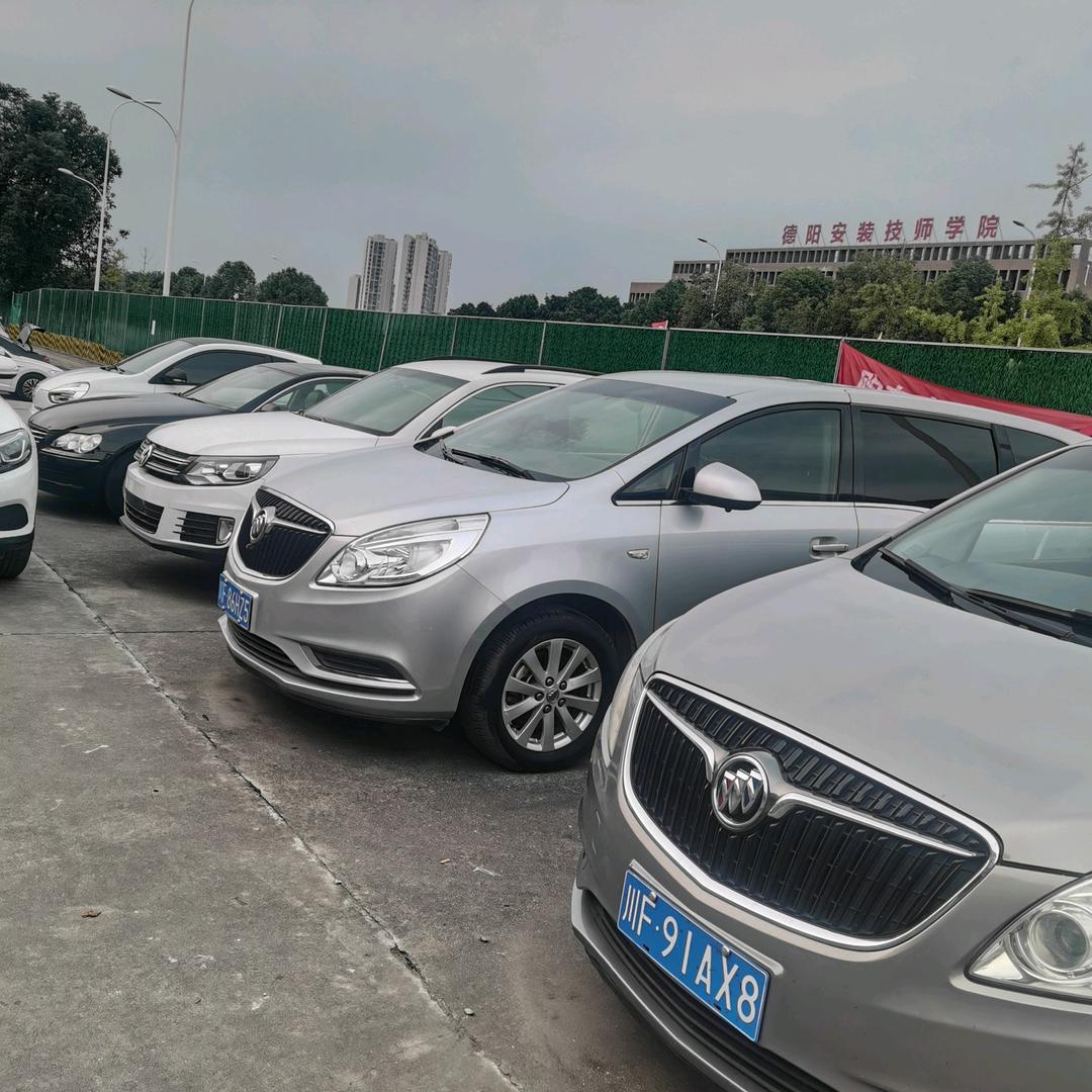 佳佳乐二手车黎大爷