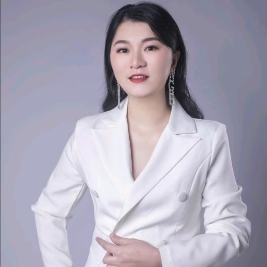 勇攀高峰的逐梦者