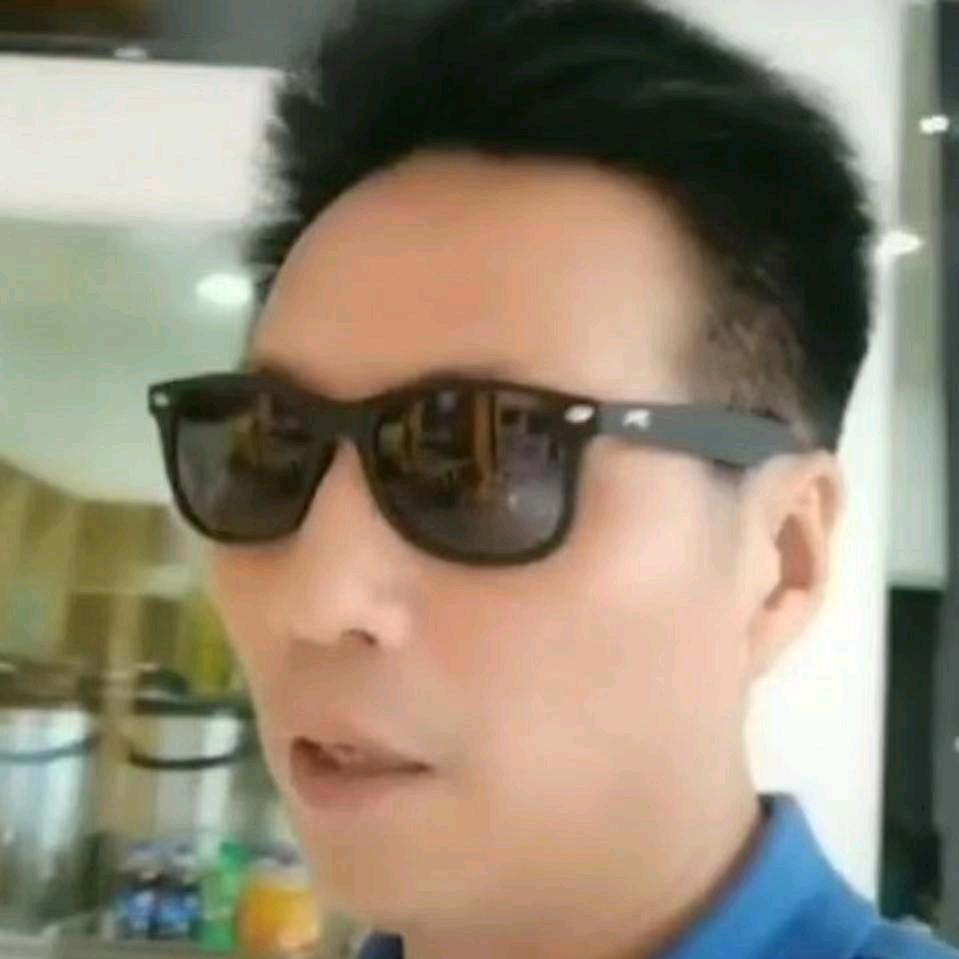 利嘉…