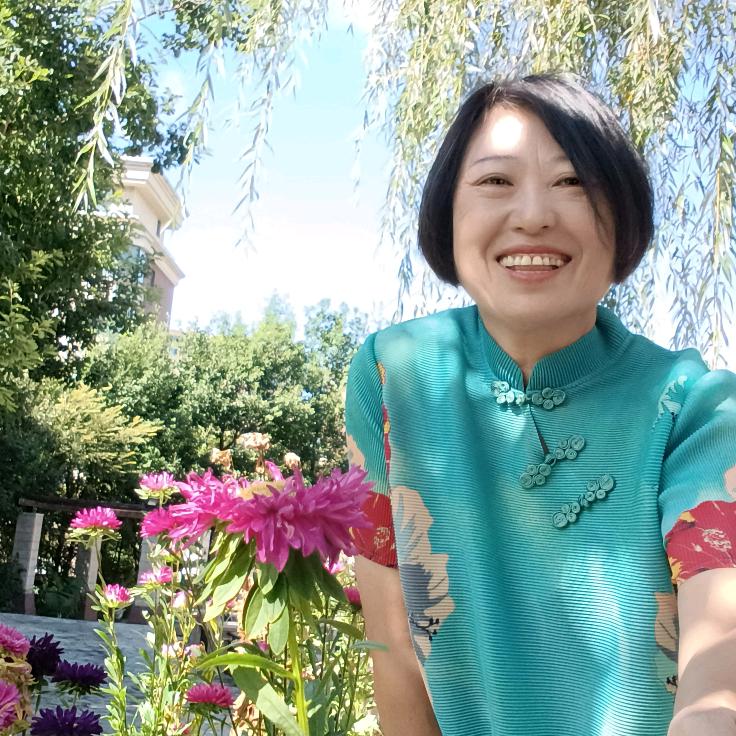 出泥而不染许丽
