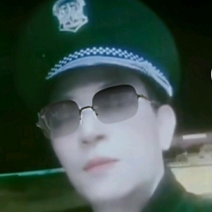 笑笑（助理 2号）