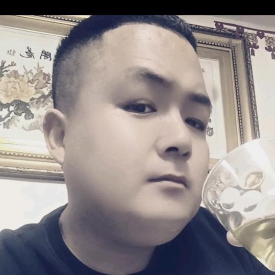 小伙真精神
