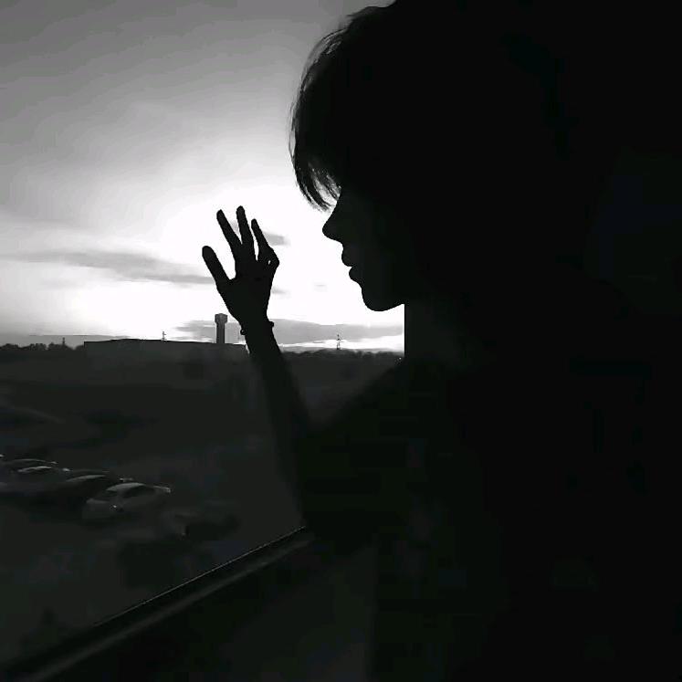 泪是一片透明湖