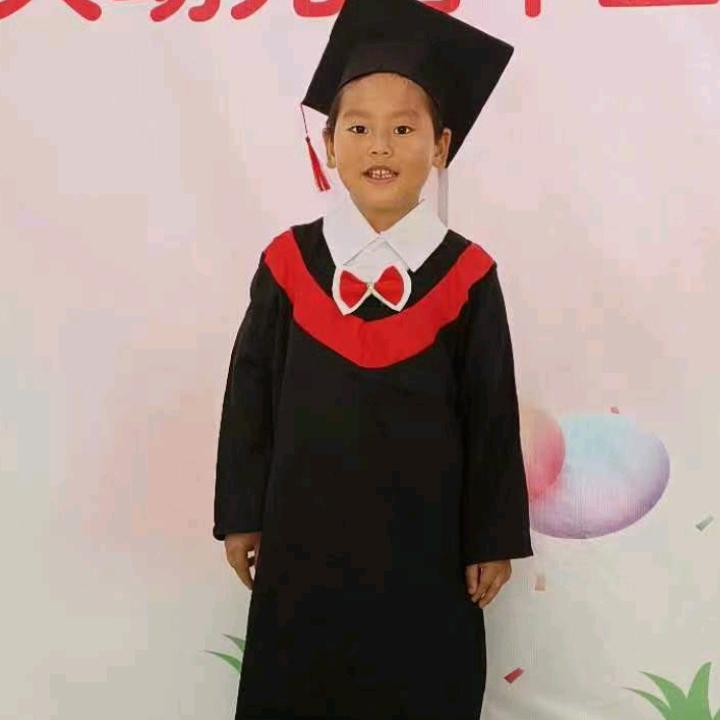 ℘向钱看黄什么℘࿐