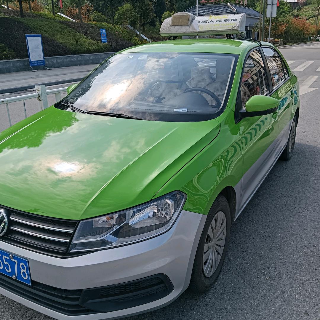 跑出租的女司机