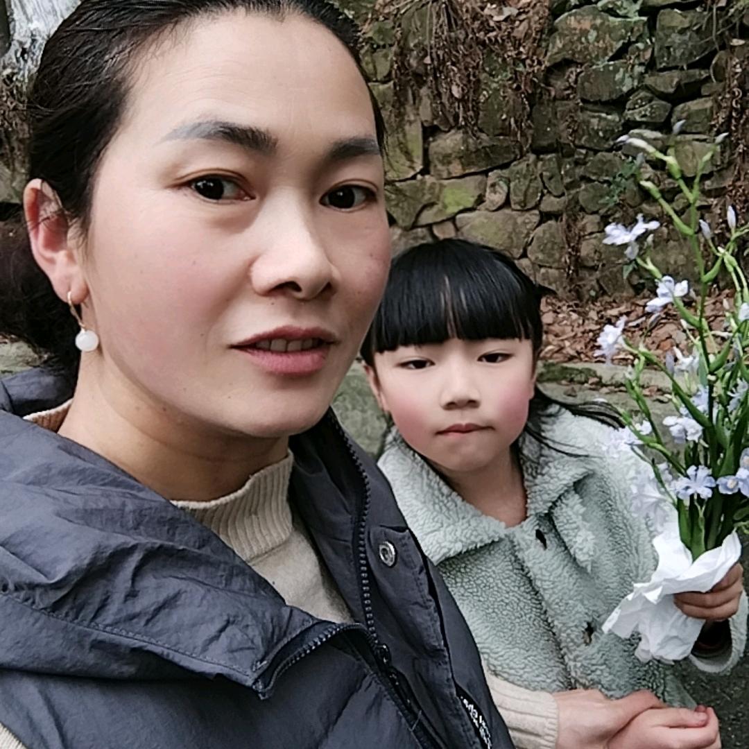 六丫头开心一夏