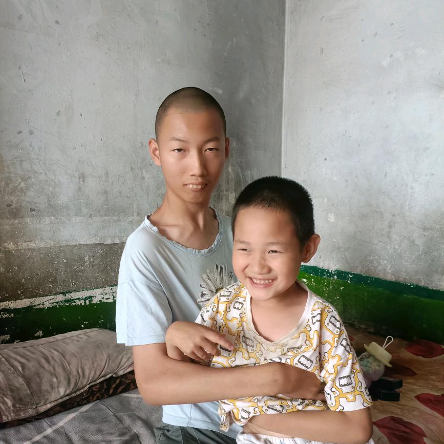 苦难一家人记录生活