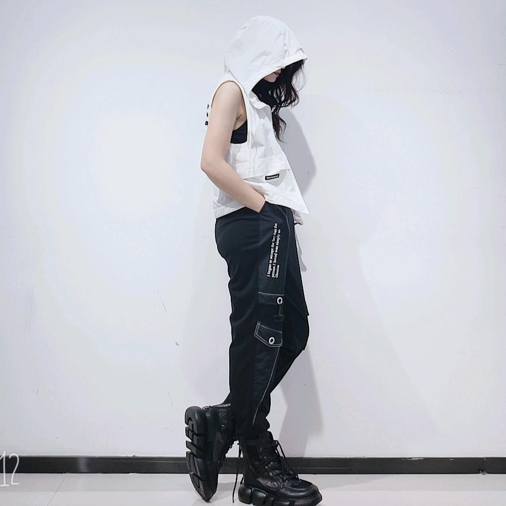 暗白