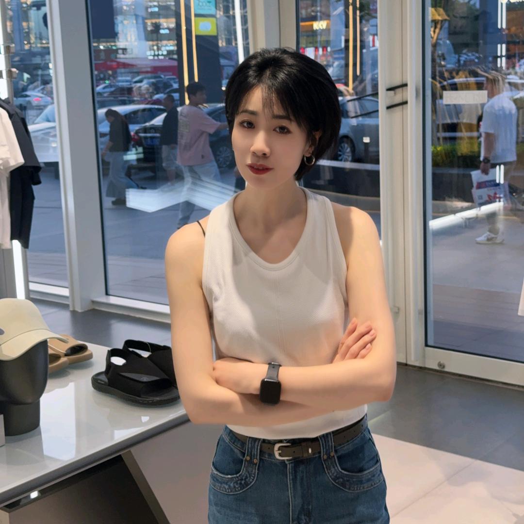 Ella 小姐姐