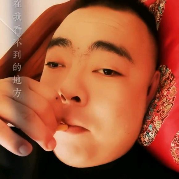 开心的笨小孩