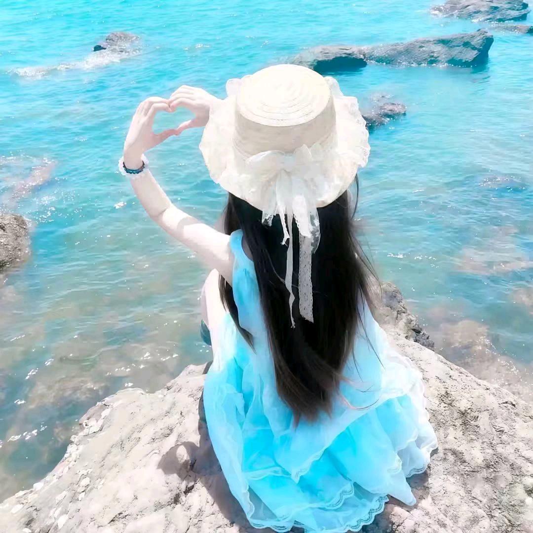 小婕厌这世界^