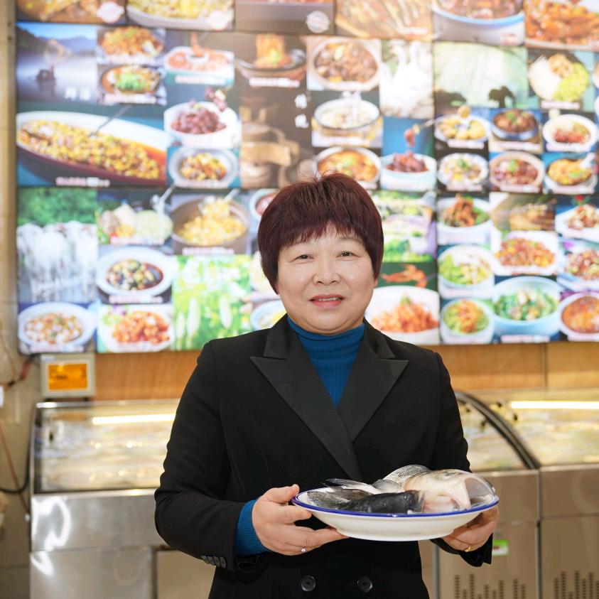 轩宾阁大酒店赵姐