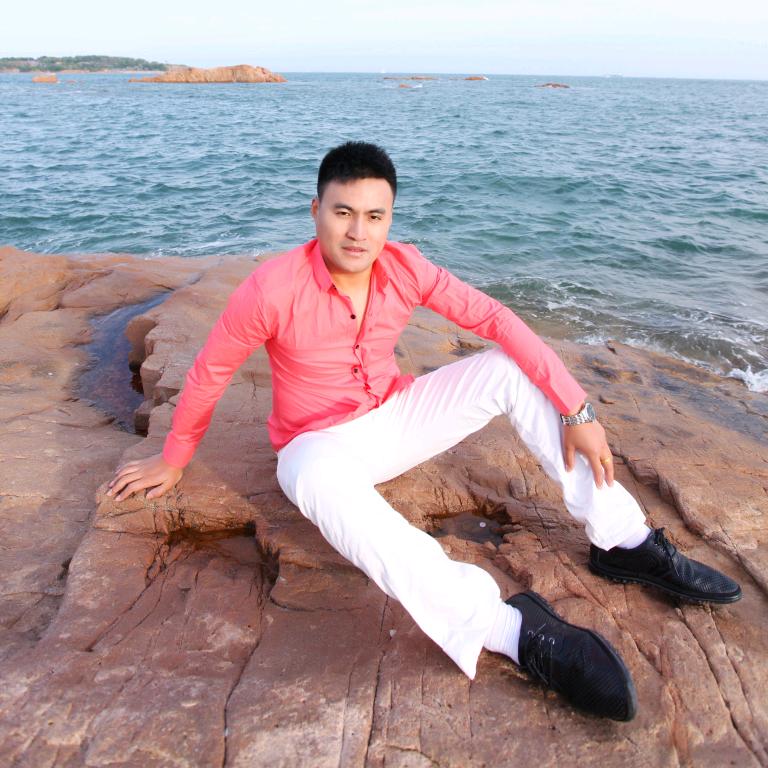 鲁鹰@高端门窗设备服务商