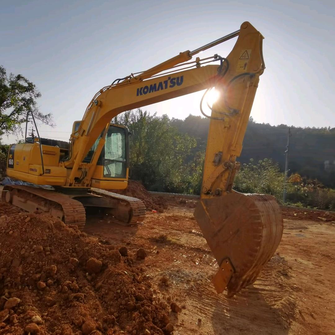Cat and Komatsu Mr巩