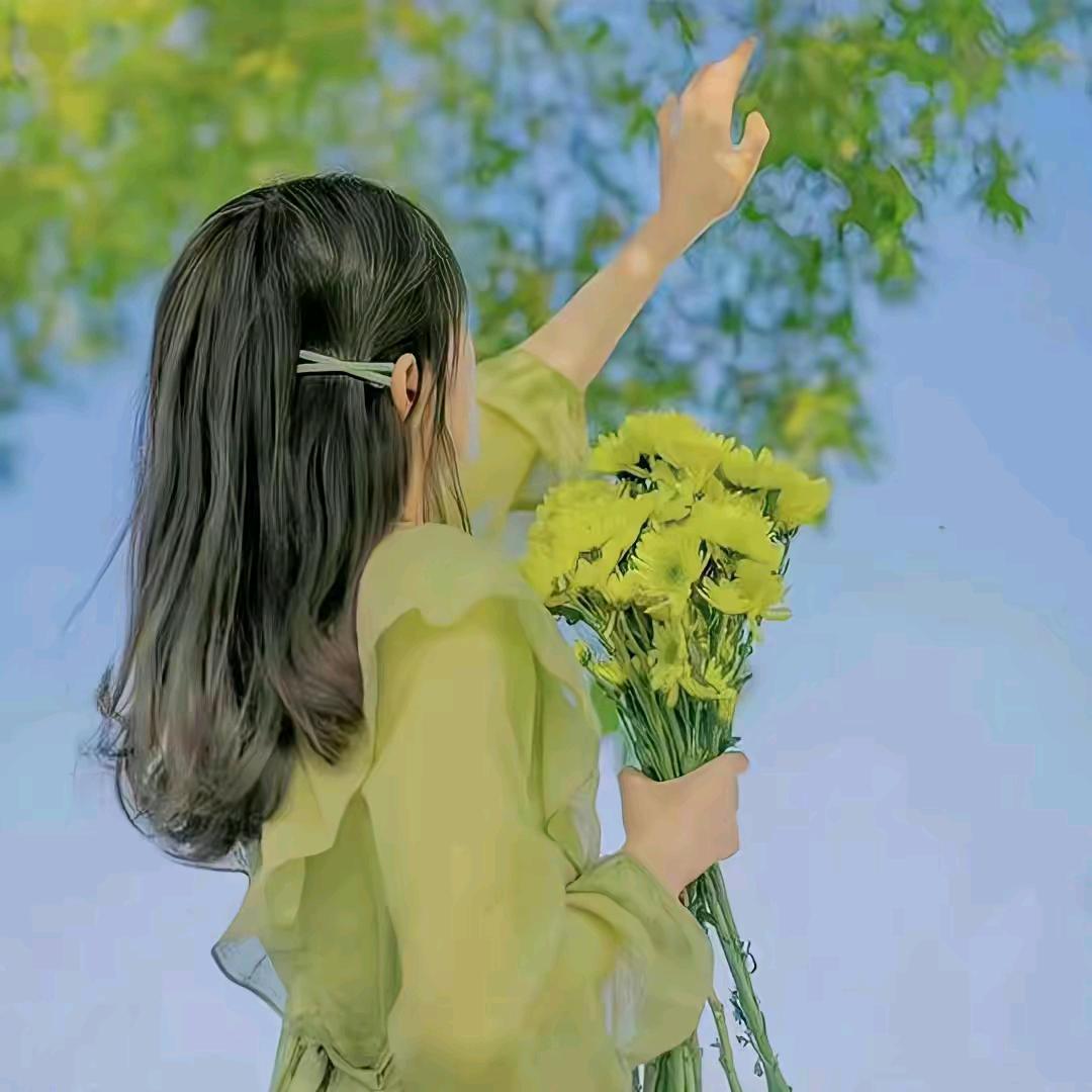 🌺꧁🍀༺嫣然一笑༻꧂