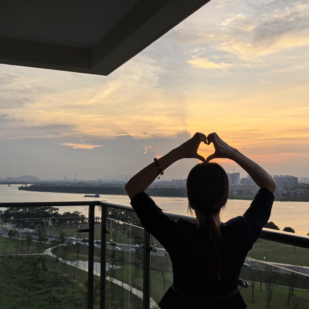 热爱卖房的小奇子