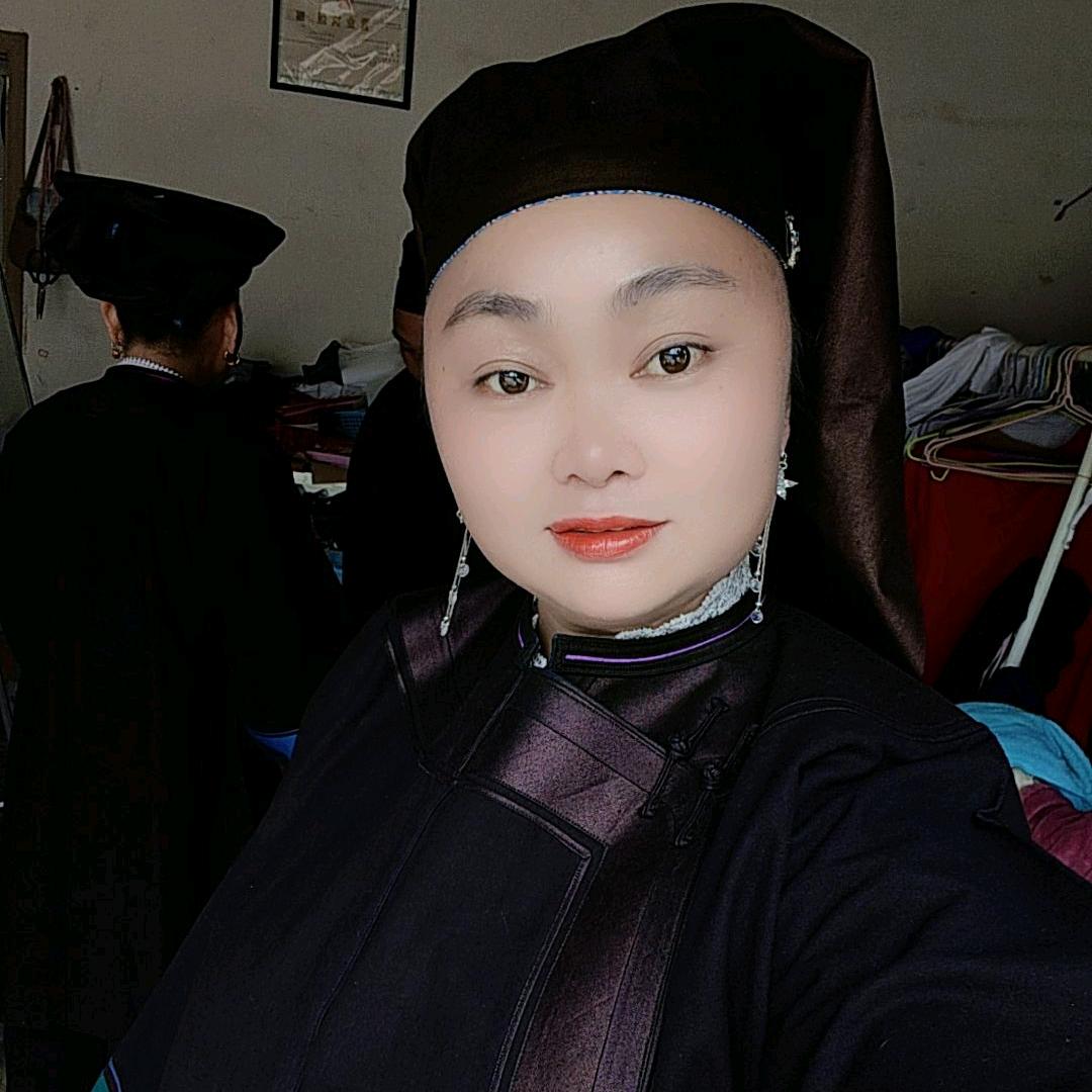 ^O^╭(╯素 ε 颜╰)╮