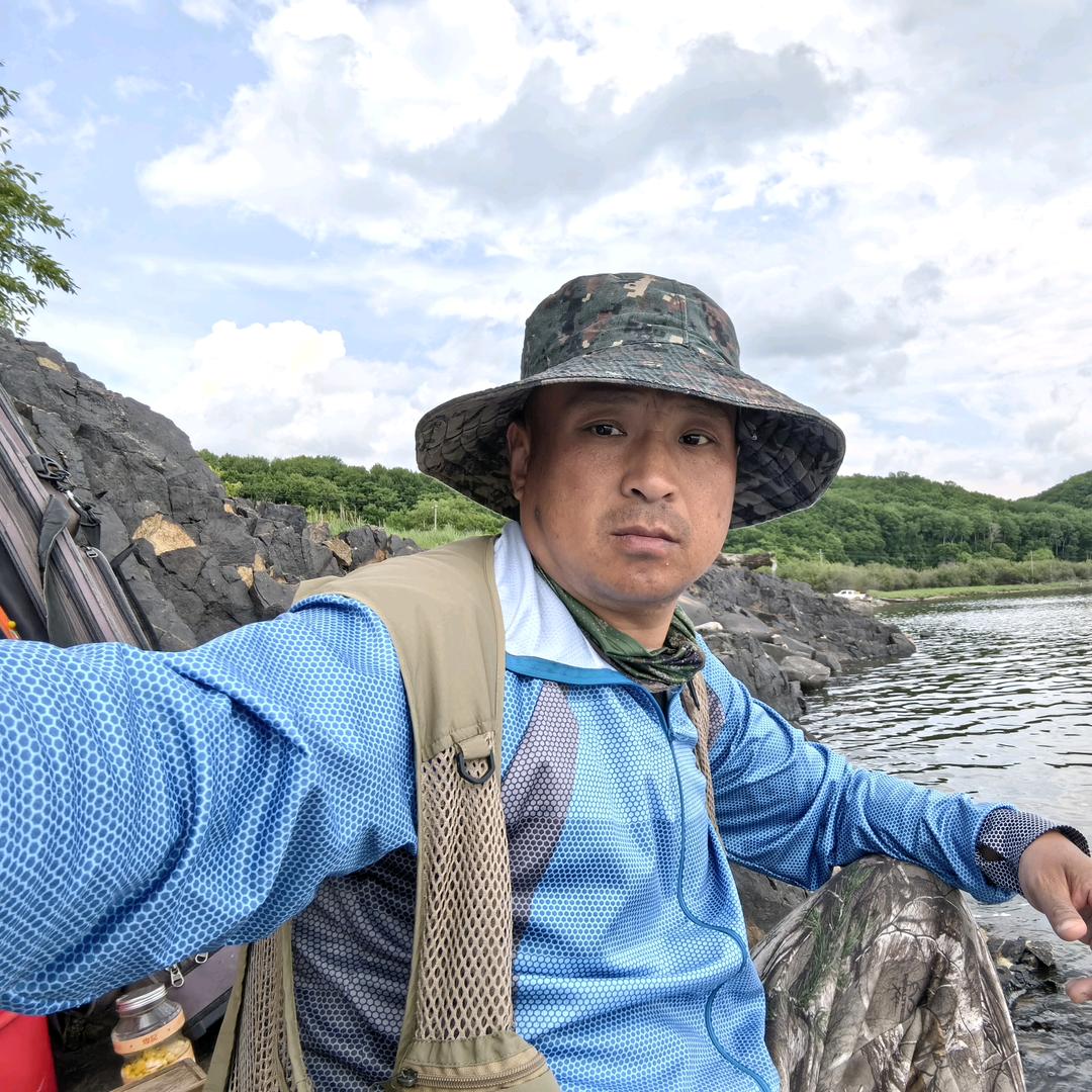 勤得利的牧衫（崔.八月）