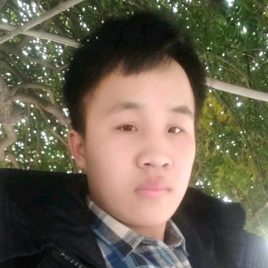 王亚飞，南方红木家俱廣埸