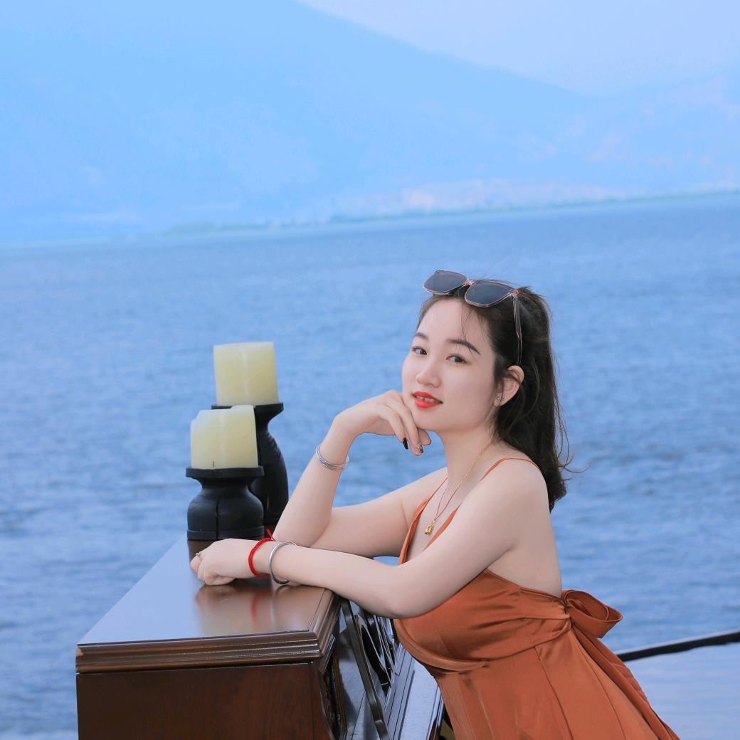 胡桐里有只🐱！