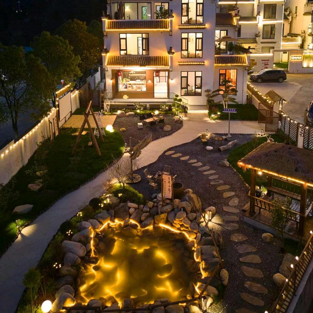 枫林晚居之家庭院