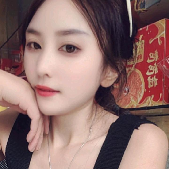 水果小妞，（中秋水果月饼礼盒订购中礼盒）