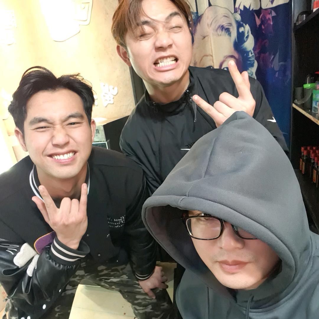 三只卖烧烤的狼