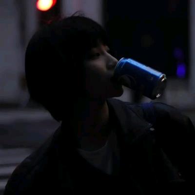 月亮是我掰弯的🌙