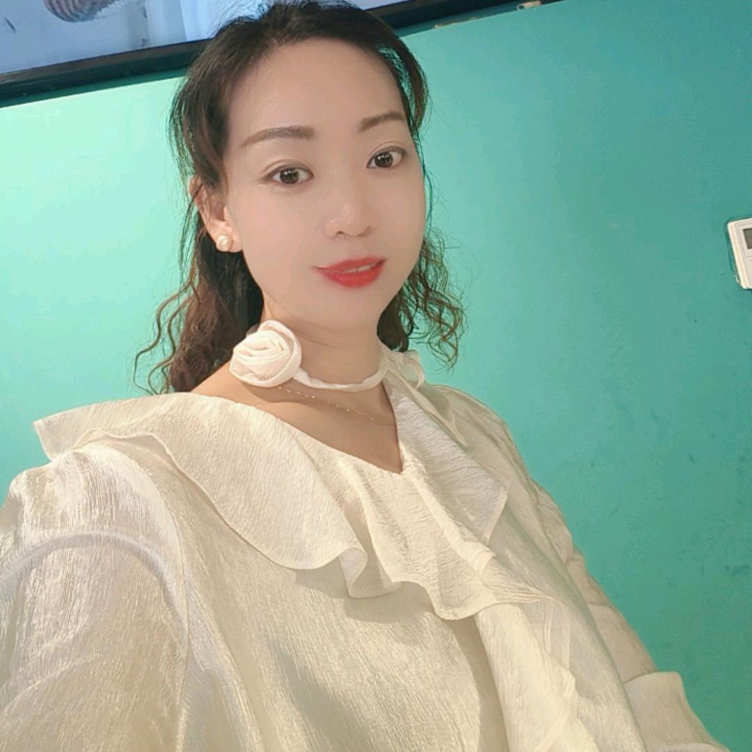 阿凡卓女装石花二店小郑