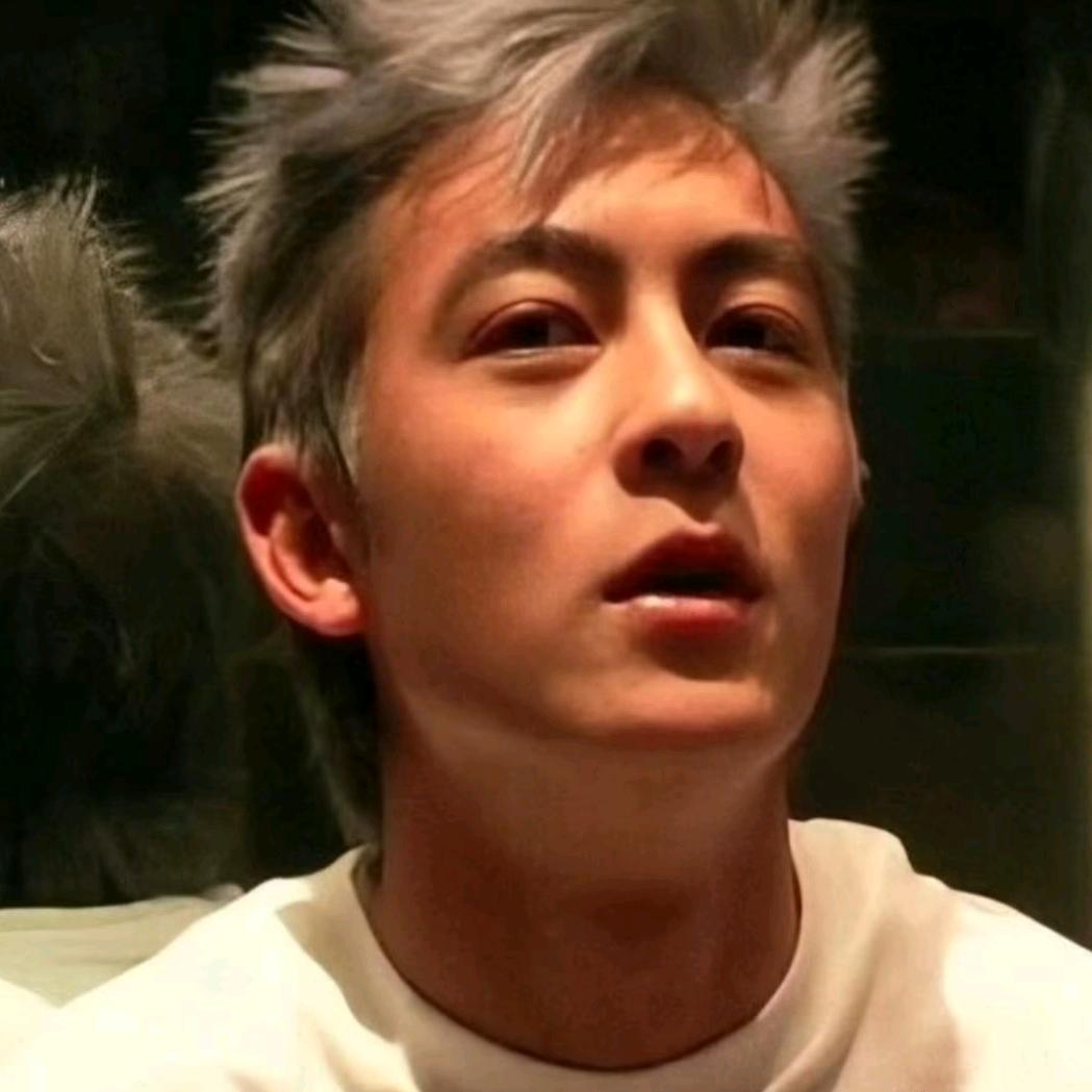 一只羊在漫步🐑